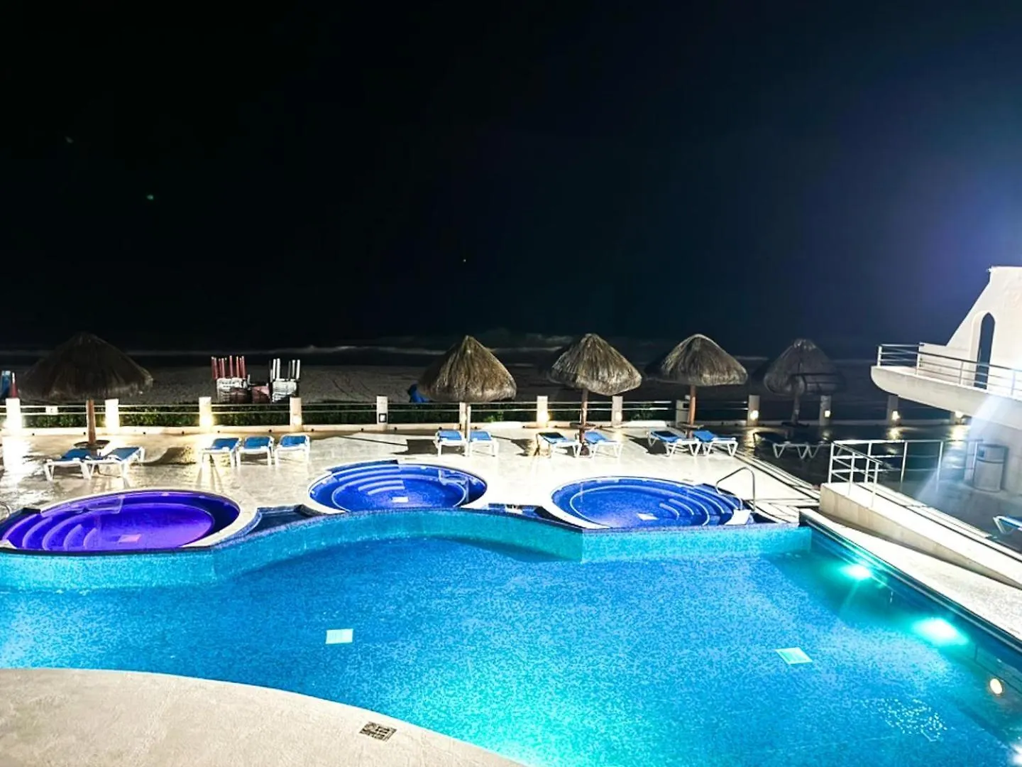 Daire Ocean View, 2 Bedrooms, King Beds Beach Access Cancun Meksika