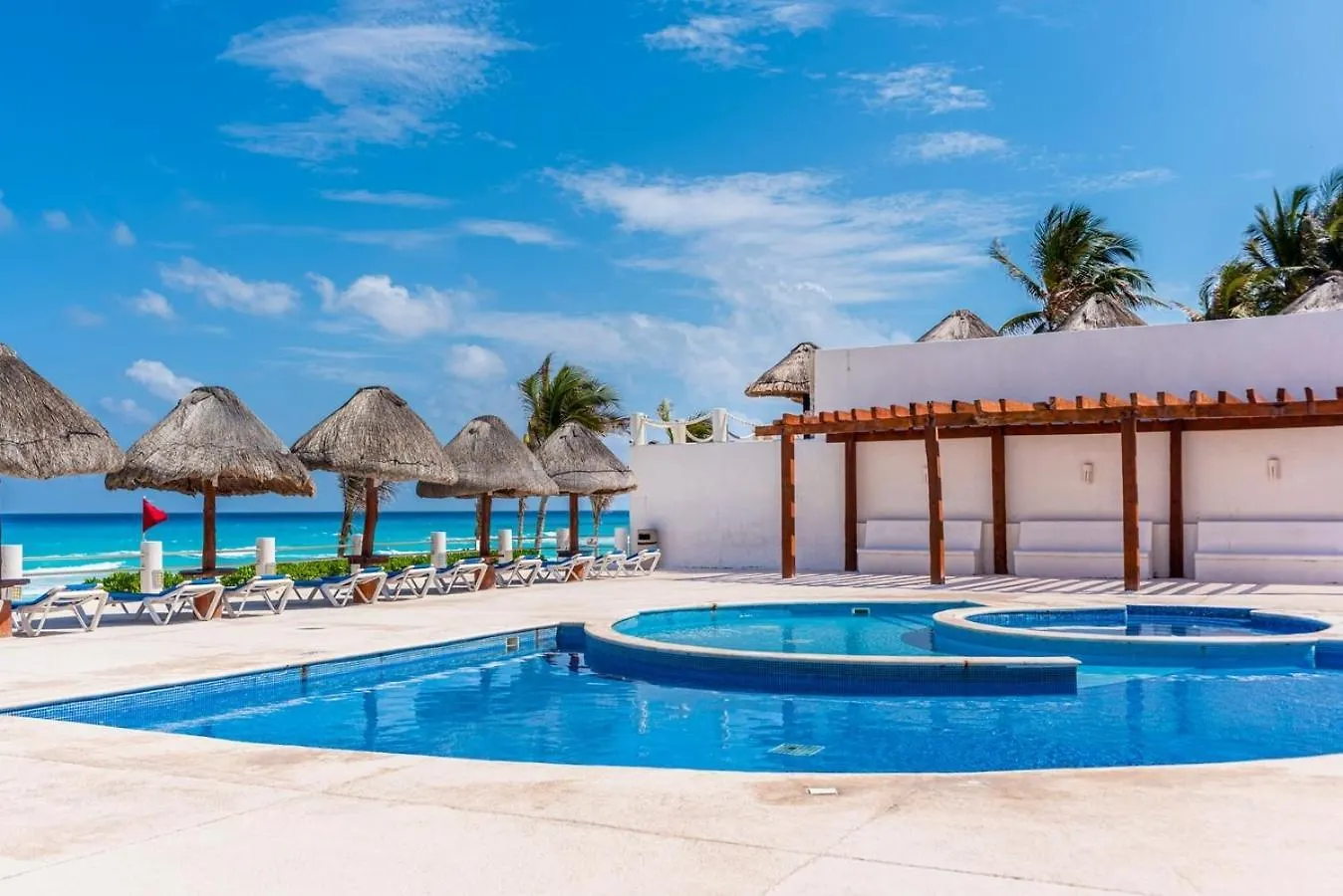 Ocean View, 2 Bedrooms, King Beds Cancún 0*,  Messico