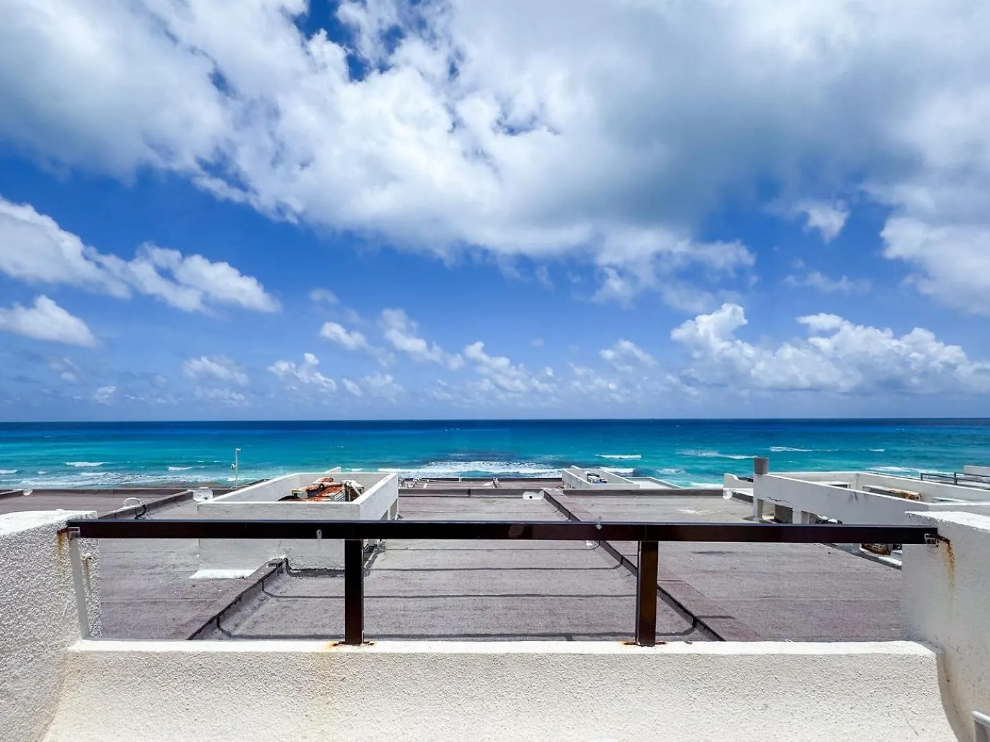 Ocean View, 2 Bedrooms, King Beds Beach Access 칸쿤
